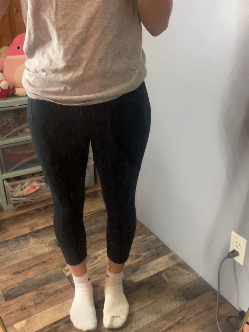 Women's Columbia Black Capri Leggings - Sleek Everyday Fit